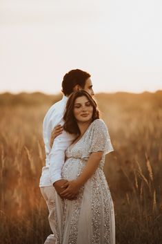 #BEAUTY ,#REALATIONSHIPS #Fashion #Outfits #Winter Outfits #Animals Wedding Maternity Photography, Nature Maternity Photos Couple, Mom Maternity Photoshoot, Simple Outdoor Maternity Photos, Romantic Maternity Shoot, Maternity Photography Park, Family Photoshoot Pregnant, Cottage Core Maternity Shoot, Mom And Dad Maternity Shoot