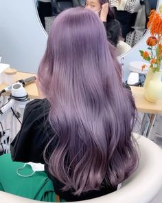 Lilac Hair Color, Pastel Purple Hair, Girl With Purple Hair, Lavender Hair Colors, Light Purple Hair, Korean Hair Color, Girl Hair Colors, Perfect Hair Color