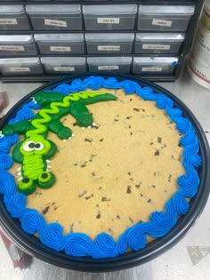 a cake decorated to look like an alligator