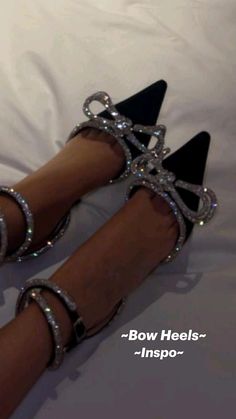 Heels Aesthetic, Chica Cool, Shoes Heels Classy, Ysl Heels, Heels Classy, Elegante Casual, Bow Heels, Strap Pumps, Swag Shoes