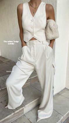 White Outfit 2023, Quiet Luxury Fashion Summer, Pockets Pants, Neue Outfits, Looks Street Style, Mode Inspo, Looks Style, Street Style Outfit, Looks Vintage