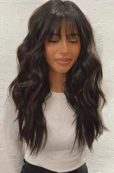 Dark Brown Bangs Long Hair, Hair Cut Ideas Medium Length, Medium Dark Hair With Bangs, Long Hairstyles With Short Layers, Long Layered Hair With Fringe Bangs, Long Layers Haircut With Side Bangs Round Faces Wavy Hair, Long Brown Hair With Fringe, 2023 Bangs For Women, Hair Cuts To Make Hair Look Thicker