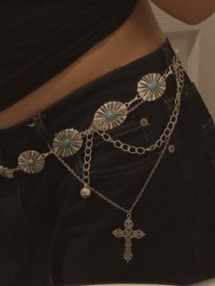 Belt Aesthetic, Wishlist Summer, Nice Wardrobe, Belts Aesthetic, 2023 Ootd, I Love Your Face, Jewellery Design Sketches, Velvet Heart, Chain Belt