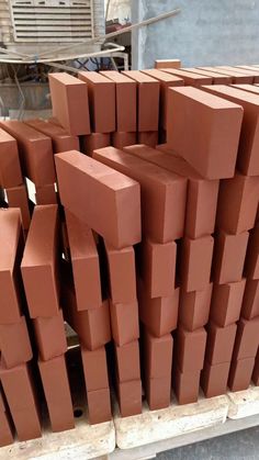 many bricks are stacked on top of each other