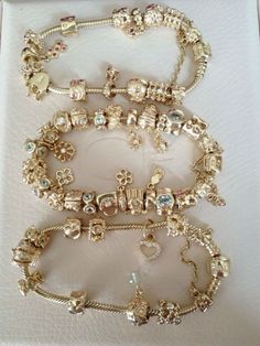 Gold Bracelet Stack Aesthetic, Pretty Stacks, Bracelets With Charms, Gold Pandora, Pandora Gold