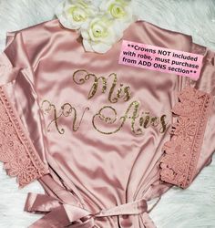 Beautiful Satin Lace robes with colors and sizes to choose from. Each robe includes a beautiful satin belt. Quince Gifts, Chambelanes Outfits, 15 Party Ideas Quinceanera, Rose Gold Quinceanera, Sweet 15 Party Ideas Quinceanera, Sweet 15 Party Ideas, Quinceanera Gifts, Quince Themes, Lace Robes