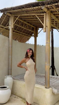 Dubai Outfits, Fancy Fits, Beach Fits, Pics Inspo, Dress Cream, Choker Style, Acrylic Fabric, Neutral Outfit, Moda Vintage