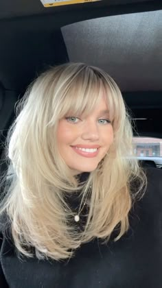 Layers With Straight Bangs, Fringe Hairstyles Layers, Medium Length Haircut Bangs Layers, Cute Haircuts Round Face, Mid Length Haircut With Bangs Straight, Blonde Hair Layers Bangs, Cool Bangs Haircut, Mid Length Hair With Layers And Side Bangs, Wolfcut With Bangs Round Face