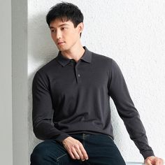 Halten Sie sich warm und kuschelig in unserem aus Baumwolle gefertigten Slim Fit Wollpullover für den Herbst, der perfekt für das kühle Wetter ist. Dieser stilvolle Pullover ist ein Must-Have für jedes Freizeitoutfit und bietet sowohl Komfort als auch Stil. Ziehen Sie sich warm an und sehen Sie schick aus mit diesem unverzichtbaren Stück!



Vorteile: Komfort & perfekte Passform

Geschlecht: Männer

Saison: Ganze Saison

Material: Wolle 33%, Baumwolle 67%








Bitte prüfen Sie die Größentabelle sorgfältig, bevor Sie die Bestellung aufgeben
 FÜR WEITERE INFORMATIONEN KONTAKTIEREN SIE BITTE: antonioclothingstore@gmail.com


 

 


 

KOSTENLOSER VERSAND WELTWEIT FÜR ALLE BESTELLUNGEN
14 TAGE RÜCKGABERECHT UND VOLLE RÜCKERSTATTUNG Gray Merino Wool Top For Fall, Long Sleeve Merino Wool Tops For Fall, Classic Gray Sweater For Everyday, Business Casual Cashmere Sweater With Ribbed Collar, Classic Gray Everyday Sweater, Fall Merino Wool Long Sleeve Tops, Everyday Merino Wool Sweater With Ribbed Collar, Casual Cotton Polo Sweater For Workwear, Fitted Sweater For Business Casual Fall