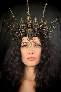 Zombie Queen Makeup, Gothic Queen Costume, Evil Crown Drawing, Forest Queen Crown, Dark Crown Royal, Villain Crown, Dark Fantasy Crown, Hades Crown, Dark Queen Costume