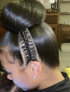 Pinterest: therealhippiee 💫 Mid Length Hair Ponytail Hairstyles, Presentation Hairstyles For Women, Braided Side Ponytail For Black Women, Ponytail With Braids On Side Black Women, Long Braided Ponytail Side Part, Side Braid Ponytail Black Hair, Braid Pin Up Styles Black Hair, Updo Styles For Black Women