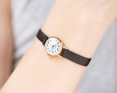 Classic Watch Women, Tiny Jewelry, Silver Watches Women, Small Watch, Vintage Watches Women, Women Wrist Watch, Leather Band, Womens Watches, Vintage Ladies