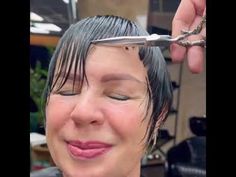 Modern Hairstyle Ideas Inverted Bob Short Hairstyle Inspiration Very Short Bob Haircuts, Short Pixie Cut With Bangs, Short Bob Pixie, Women Short Bob, Grey Bob Hairstyles, Women Pixie Cut, Short Hair Waves, Elegant Hairstyle, Bob Pixie