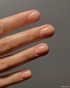 The Top Nude Nail Polish Colors for Every Skin Tone - Nude nail polish is a timeless classic, offering elegance, versatility, and a touch of sophistication with a variety of shades that range from pink to beige and tan. Autumn Gel Nails, Nude Nail Polish Colors, Short Autumn Nails, Bubble Bath Nails, Nude Nail Ideas