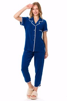 These women's terry cotton 3-piece pajama set outfits are designed for comfort and have a great look. An elastic waistband gives you flexibility to feel and move more comfortably. Shorts and pants have two side pockets. The Luxcurius super-soft pajama set comes with a top jacket. Great use for pajama day at school, pajama party, pajama day. A blue, green,hardal,ginger, pink, neavy blue, and sand-colored cotton pajama set is a lovely gift for your loved ones, or you can just pamper yourself. Pajama Party