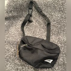 Vans Bag. I Bought It To Wear Like A Crossbody , I Ended Getting A Different One . Brand New With Tags Vans Bag, Vans Bags, Women's Vans, Vans Black, Womens Vans, Bag Lady, Brand New, Tags, Women Shopping