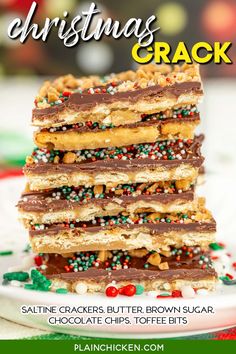 Christmas Crack Recipe - Saltine Cracker Candy - the ultimate holiday treat! Layers of buttery toffee, rich chocolate, and crunchy cracker, all topped with a toffee bites and Christmas sprinkles. Saltine crackers, butter, brown sugar, chocolate chips and toffee bits. Easy to make and impossible to resist, Christmas crack is perfect for holiday gatherings, gift-giving, or just indulging on cozy nights in. Saltine Cracker Candy, Toffee Bites, Saltine Cracker, Cracker Candy, Christmas Sprinkles, Saltine Crackers, Toffee Bits, Cookies Recipes Christmas, Holiday Treats