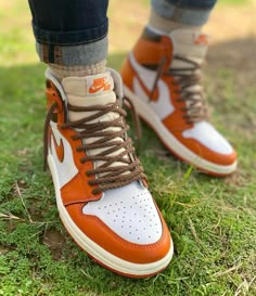 Starfish Jordan 1, Travis Scott Sb Dunks, Sepatu Air Jordan, Oc Fashion, Kicks Shoes, All Nike Shoes, Shoes Retro, Basketball Art, Hype Shoes