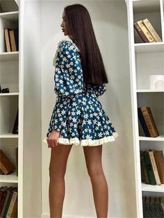 SPECIFICATIONSBrand Name: TOSSYElasticity: Slight StrechSleeve Style: regularFabric Type: POLYESTERPattern Type: PrintFit Type: Regulai FitSilhouette: A-LINENeckline: V-NeckDecoration: PrintingStyle: High StreetDresses Length: Above Knee, MiniMaterial: POLYESTERAge: Ages 25-35 Years OldOrigin: Mainland ChinaCN: ZhejiangClosure Type: PulloverType: regularMaterial Composition: synthetic fiberWaistline: NaturalSleeve Length(cm): FullSeason: Spring/SummerRelease Date: Summer 2022Profile Type: HPlace Chic Blue Mini Hem Dress, Ruffled Mini Hem Dress For Brunch, Blue Ruffle Dress For Party, Summer Party Ruffle Dress With Long Sleeves, Light Blue Ruffled V-neck Mini Dress, Light Blue V-neck Mini Dress With Ruffles, Floral Print Ruffle Dress For Party, Summer Long Sleeve Mini Dress With Ruffles, Summer Mini Dress With Long Sleeves And Ruffles