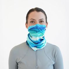 BEAT THE CHILL, EMBRACE THE SUN Windy mornings? Sunny runs? The FlipBelt Neck Warmer has you covered. This super-soft, lightweight neck gaiter keeps you warm and dry without the bulk. Sweat? No problem. This lightweight neck warmer wicks moisture like a champ, leaving you feeling fresh and dry.Plus, sun protection! UPF 50 shields your face and neck from harmful rays, letting you workout worry-free.Not just a neck warmer: wear it as a face mask, headband, or hair tie. Machine washable for easy ca Flip Belt, Feather Light, Neck Scarf, Neck Gaiter, Hair Tie, Neck Warmer, Wicks, A Face, Uv Rays