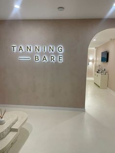 Spray Tan Salon Room, Tanning Studio Design, Tanning Room Ideas, Spray Tan Room Ideas Interior Design, Tanning Room Decor, Spray Tan Room Decor, Spray Tan Aesthetic, Tanning Salon Decor, Fruit Business