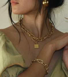 Delicate Layered Necklace, Inexpensive Jewelry, Thick Chain Necklace, Jewelry Photography, Bijoux Diy, Stunning Jewellery