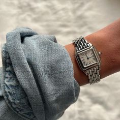 Vestidos Sport, Casio Watch Women, Cartier Watches Women, Vintage Swatch Watch, Silver Watches Women, Timeless Watches, Vintage Watches Women, Paris Mode