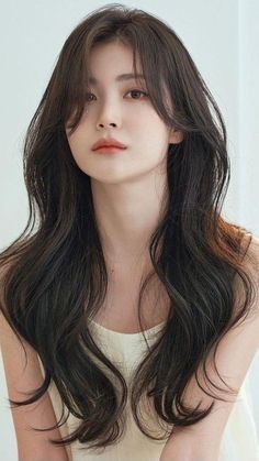 Korean Long Hair With Curtain Bangs, Long Hair Bangs Korean, Haircut For Long Hair Korean Style, Korean Hairstyle Long Bangs, Korean Curtain Bangs Square Face, Thick Korean Bangs, Long Asian Hair With Bangs, Airy Bangs Korean Long Hair, Korean Hairstyle Wavy Hair