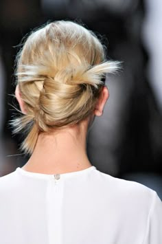 Coque Banana, Runway Hair, French Twist Hair, Peinados Recogidos, Low Bun, Up Dos, Scene Hair, Hair Do, Hair Envy