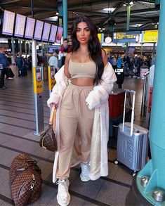 Air Port, Comfy Travel Outfit, Elegante Casual, Cute Comfy Outfits, Mode Inspo, Sporty Outfits, Airport Outfit