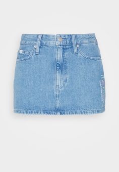 Calvin Klein Jeans MICRO SKIRT - Jeansrock - denim light Calvin Klein Skirt, Gonna Jeans, Belle Outfit, Calvin Klein Outfits, Clavin Klein, Micro Skirt, Skirt Denim, Manado, Komplette Outfits