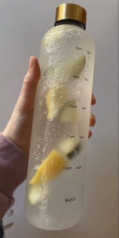 Lemon water is good for clear skin and WL💪🏽🧘🏽‍♀️ -Creds to creator of this image Daglig Motivation, Makanan Rendah Kalori, Vision Boarding, Vision Board Images, Vision Board Photos, Vision Board Pictures, Dream Vision Board, Life Vision Board, Makanan Diet