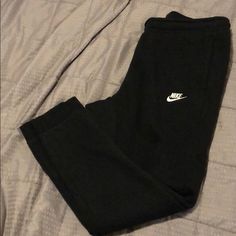 New Without Tags Cheap Black Nike Sweatpants, Nike Black Joggers For Streetwear, Nike Black Sporty Sweatpants, Nike Black Fleece Sweatpants, Nike Black Moisture-wicking Sweatpants, Nike Joggers, Pants Nike, Latina Outfits, Wu Tang Clan