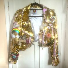 Nathalia Gaviria, Rose Gold, Sequin Jacket. This Timeless Party Piece Will Brighten Any Room Or Mood. Gold Sequin Jacket, Star Jacket, Rose Gold Sequin, Sequin Jacket, Gold Sequin, Cool Outfits, Sequin, Design Inspiration, Jackets & Coats