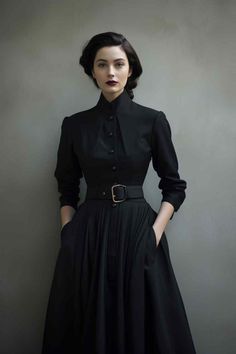 Womens Formal Jacket Over Dress, Woman Casual Dress, Sophisticated Witch Fashion, Minimal Woman Outfit, Modern Regal Fashion, Classic Dresses For Women Vintage, Elegant Modern Style, Wearing Only Black, Vintage Dress Elegant