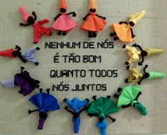 there is a sign that says nen num de nos e tao bom quanto todos no 5 juniors