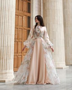 Gaun Koktail, Party Wear Gowns, Gowns Dresses Elegant, Fancy Dresses Long, Modest Dresses Casual, Simple Pakistani Dresses, Designer Dresses Casual, Stylish Party Dresses