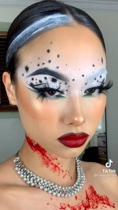 Cruella Deville Makeup, Disney Eye Makeup, Devil Makeup, Disney Inspiration, Creepy Halloween Makeup, Cute Halloween Makeup, Halloween Makeup Pretty, Cool Halloween Makeup, Pretty Halloween