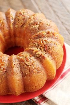 a bundt cake sitting on top of a red plate