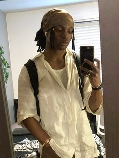 Black Hairstyles Bandana, Dreads Men Aesthetic, Bandana With Dreadlocks, Dreads With Bandana Men, Dread Inspo Men, Loc Bandana Styles, Bandana Locs Hairstyles, Earthy Dreadheads Men, Cool Loc Hairstyles