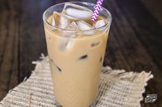 This Iced Vanilla Café Latte is a coffeehouse favorite you can make right in your own home. A smooth and creamy iced latte with a homemade vanilla syrup is the perfect pick-me-up during a long day. Make Iced Coffee, Crumb Cakes, Future Chef, Iced Coffee At Home, How To Make Ice Coffee, I Drink Coffee, Vanilla Syrup, Vanilla Latte, Cafe Latte