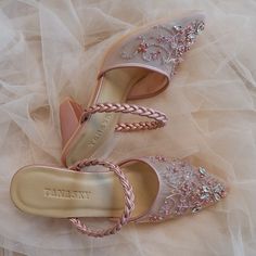 Wedding Footwear For Bride, Floral Embroidered High Heel Wedding Heels, Floral Embroidered High Heels For Wedding, Embroidered Wedding Shoes For Summer Parties, Embroidered Pointed Toe Wedding Shoes For Party, Party Heels With Floral Embroidery And Block Heel, Elegant Floral Embroidered Closed Toe Heels