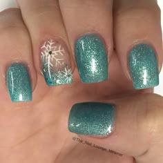 Christmas Nail Tips, Nails Snowflakes, January Nails, Frozen Ice, Christmas Gel Nails, Nails Winter, Snowflake Nails, Disney Nails, Nails 2020