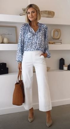 Sophisticated Style Women Over 40, Classy Outfits For 50 Year Old Women, Casual Dresses For Older Women, 2023 Business Casual Women Summer, White Slacks Outfit Work, Coastal Work Outfits, Classy Spring Outfits 2024, Coastal Business Casual, Spring Work Outfits For Women 2024