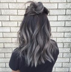 Monochromatic Hair, Longbob Hair, Grey Ombre Hair, Silver Hair Color, Ombré Hair, Winter Hair Color, Trendy Hair Color, Grey Hair Color