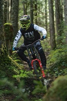 Bike Mtb Photography, Mountain Bike Photography, Mountain Biking Photography, Mtb Downhill, Mountain Bike Art, Mountain Bike Clothing, Motorcross Bike, Downhill Mountain Biking, Bicycle Mountain Bike