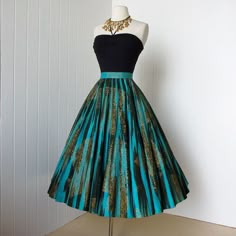 vintage mexican circle skirt 1950s Fashion Dresses, 파티 드레스, Full Circle Skirts, فستان سهرة, 50s Dresses, Pretty Clothes