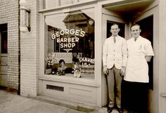 Old School Barber Shop, Barber Shop Pictures, Barber Shop Vintage, Barber Shop Haircuts, Barber Shop Quartet, Straight Razor Shaving, Shaving Tips, Vintage Barber, Barber Shop Decor