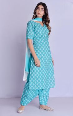 Chikankari Salwar, Casual Kurtis, Kurti Sleeves, Salwar Pants, Fusion Wear, Punjabi Salwar, Indian Kurti, Stitching Patterns, Latest Kurti