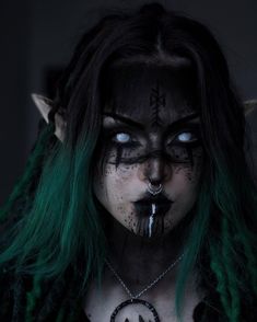 Halloween Burn Makeup, Dark Forest Witch Makeup, Dark Witch Halloween Makeup, Cute Spooky Makeup, Fantasy Halloween Makeup, Sfx Face Paint, Dark Elf Makeup Halloween, Dark Elf Makeup Looks, Dark Witch Costume Makeup